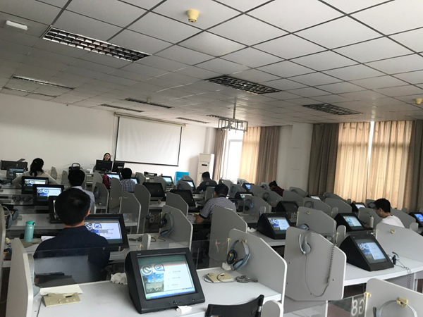 9 吴雅琦老师为DB视讯（武汉）公派出国教师开展国别培训_副本.png